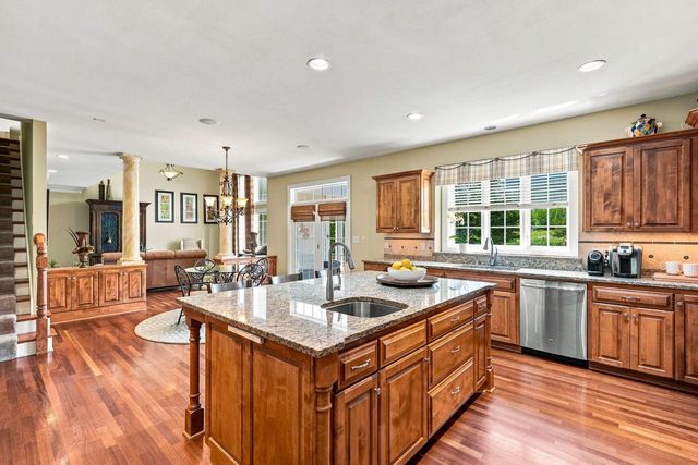 2125 Carriage Hills DRIVE, Delafield, WI 53018