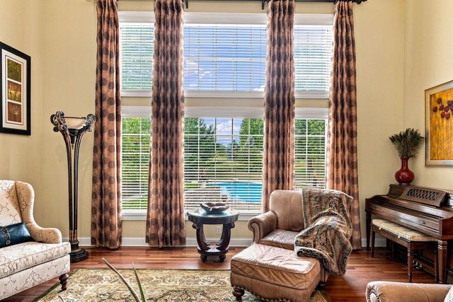 2125 Carriage Hills DRIVE, Delafield, WI 53018