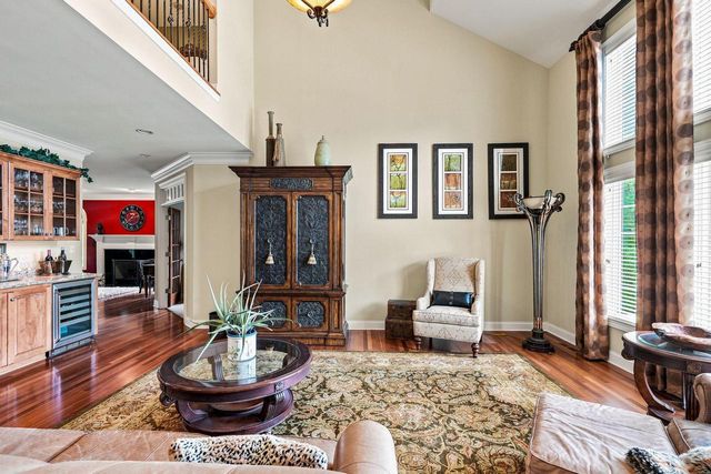 2125 Carriage Hills DRIVE, Delafield, WI 53018