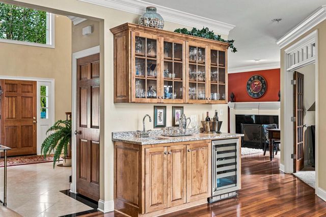 2125 Carriage Hills DRIVE, Delafield, WI 53018