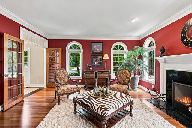 2125 Carriage Hills DRIVE, Delafield, WI 53018