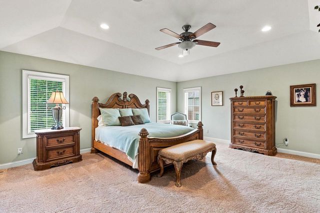 2125 Carriage Hills DRIVE, Delafield, WI 53018