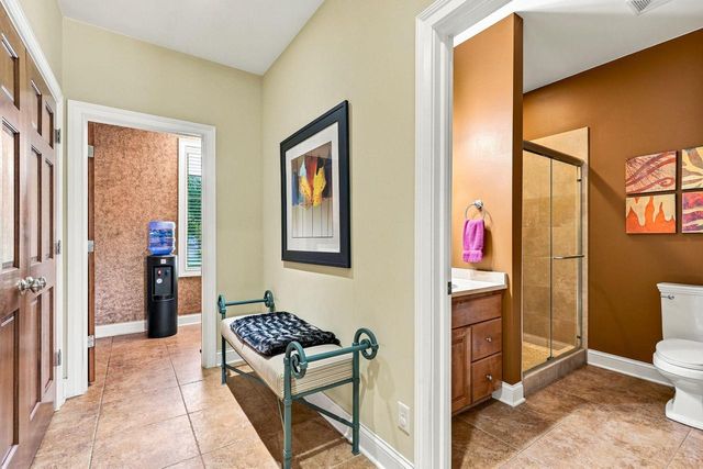 2125 Carriage Hills DRIVE, Delafield, WI 53018
