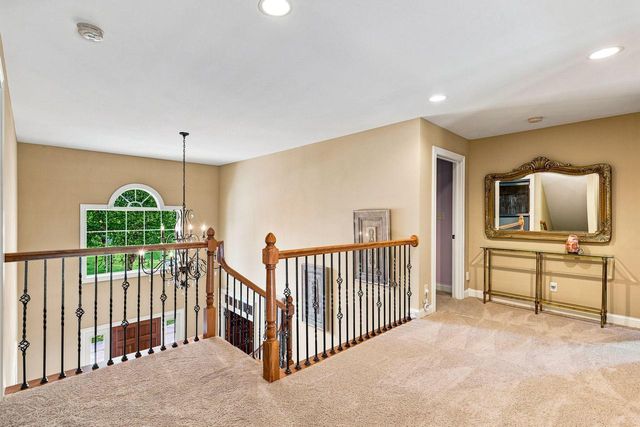 2125 Carriage Hills DRIVE, Delafield, WI 53018