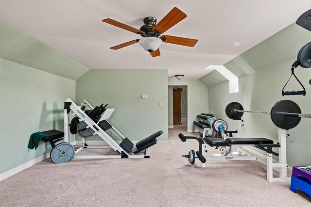 2125 Carriage Hills DRIVE, Delafield, WI 53018