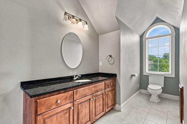 2125 Carriage Hills DRIVE, Delafield, WI 53018