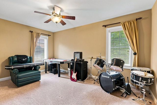 2125 Carriage Hills DRIVE, Delafield, WI 53018