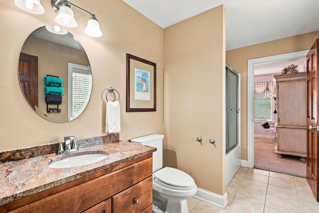 2125 Carriage Hills DRIVE, Delafield, WI 53018