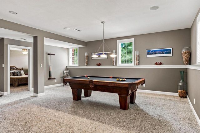 2125 Carriage Hills DRIVE, Delafield, WI 53018