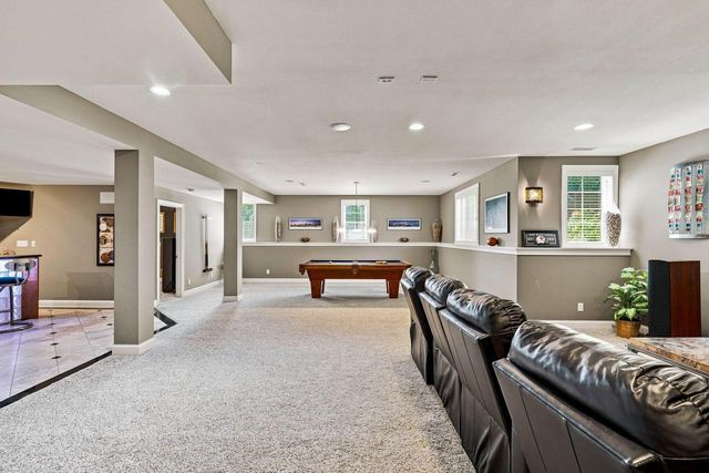 2125 Carriage Hills DRIVE, Delafield, WI 53018