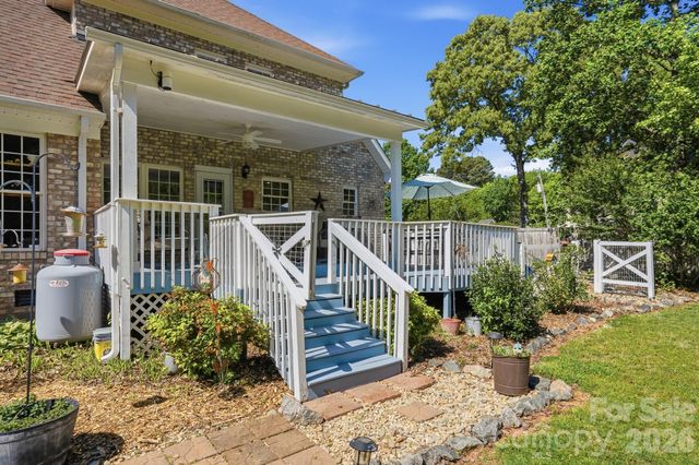 104 Ardmore Place, Mooresville, NC 28117