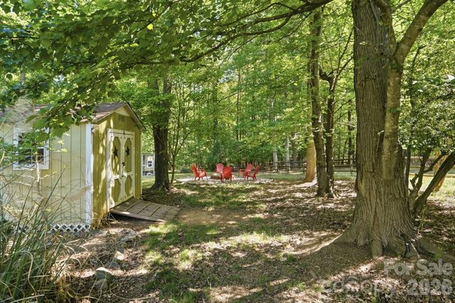 104 Ardmore Place, Mooresville, NC 28117