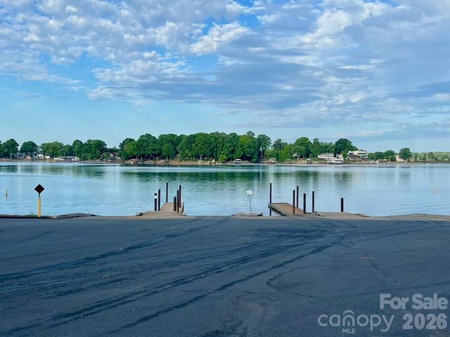 104 Ardmore Place, Mooresville, NC 28117