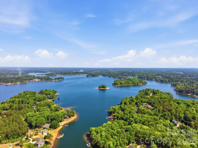 104 Ardmore Place, Mooresville, NC 28117