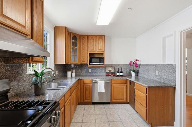 848 Wildwood Avenue, Daly City, CA 94015