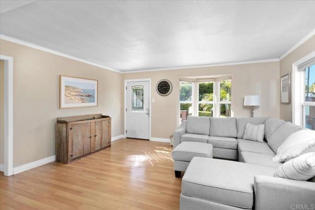 697 Ocean View Avenue, Encinitas, CA 92024