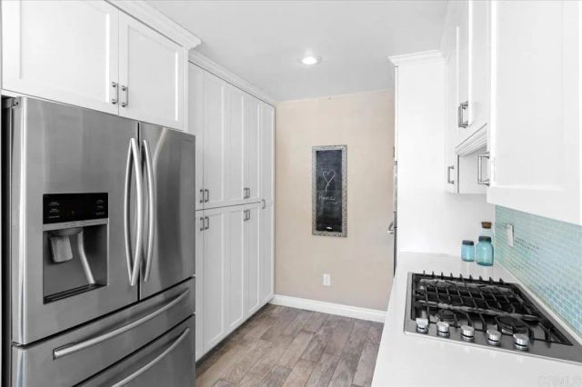 697 Ocean View Avenue, Encinitas, CA 92024