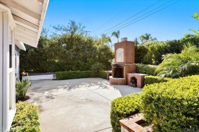 697 Ocean View Avenue, Encinitas, CA 92024