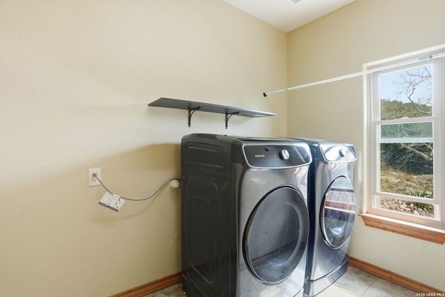 232 Doe Run, Pipe Creek, TX 78063