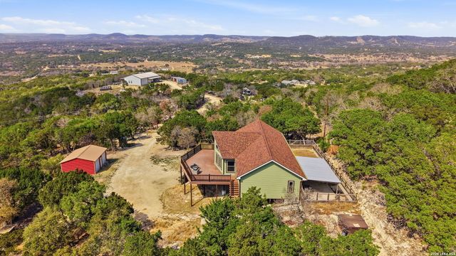 232 Doe Run, Pipe Creek, TX 78063