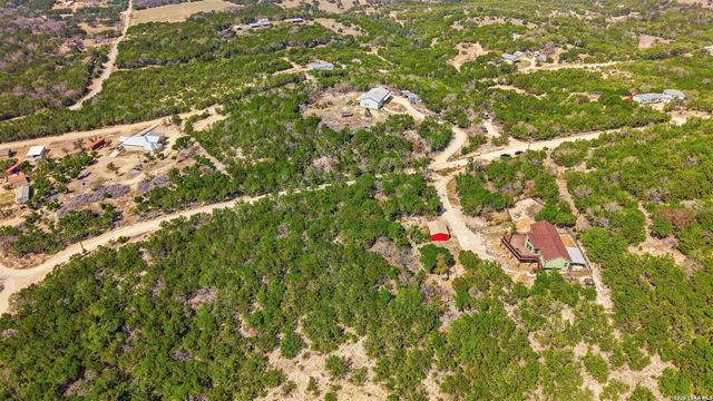 232 Doe Run, Pipe Creek, TX 78063