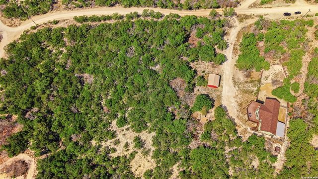 232 Doe Run, Pipe Creek, TX 78063