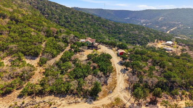 232 Doe Run, Pipe Creek, TX 78063