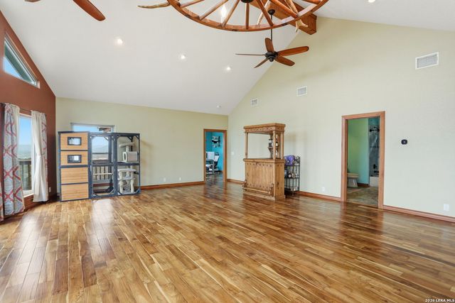 232 Doe Run, Pipe Creek, TX 78063