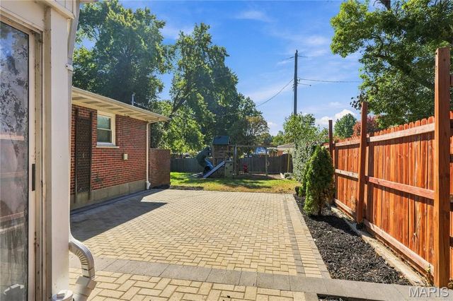 25 Saint Benedict Lane, Florissant, MO 63033