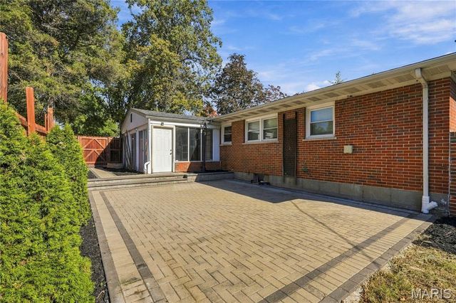 25 Saint Benedict Lane, Florissant, MO 63033