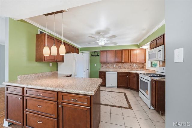 25 Saint Benedict Lane, Florissant, MO 63033