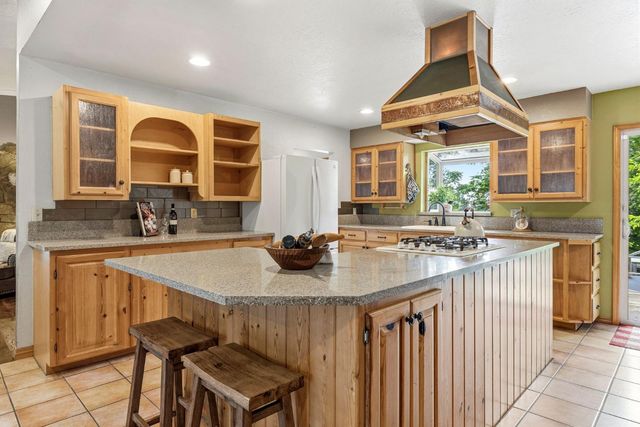 9340 Mosquito Rd, Placerville, CA 95667