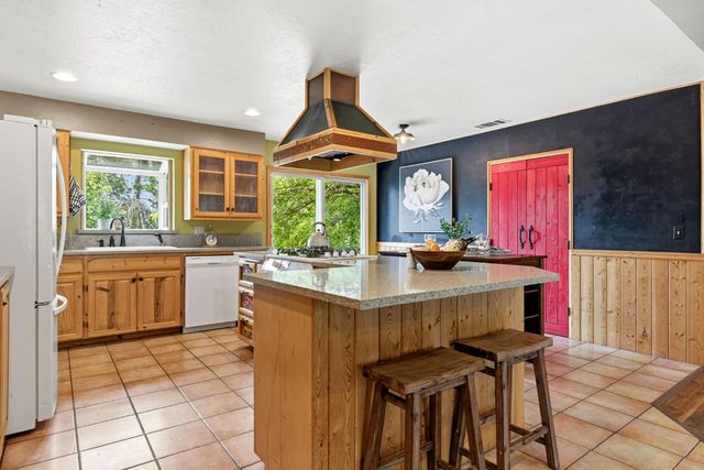 9340 Mosquito Rd, Placerville, CA 95667