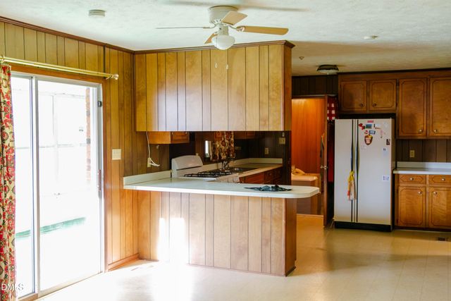 4555 River Road, Wade, NC 28395