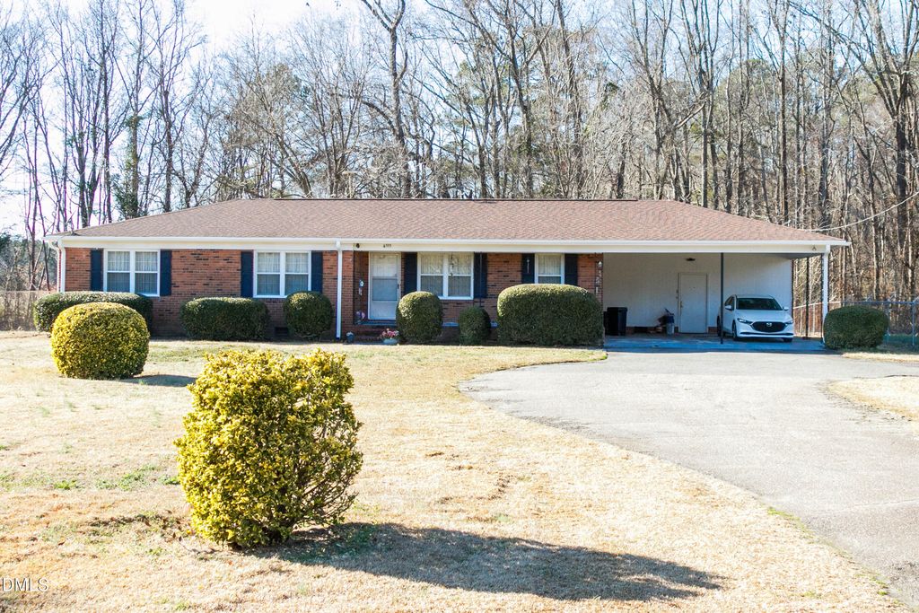 4555 River Road, Wade, NC 28395