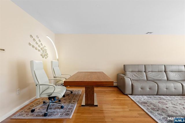 33 Ingraffia Drive, Elmwood Park, NJ 07407