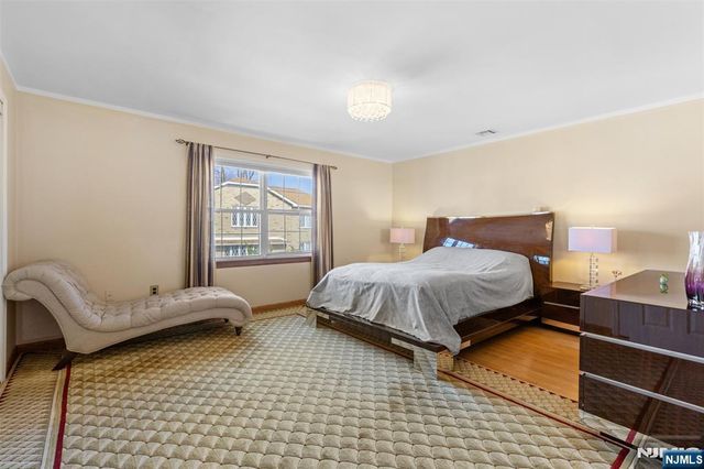 33 Ingraffia Drive, Elmwood Park, NJ 07407