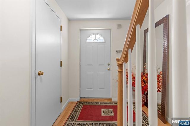 33 Ingraffia Drive, Elmwood Park, NJ 07407