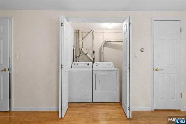 33 Ingraffia Drive, Elmwood Park, NJ 07407