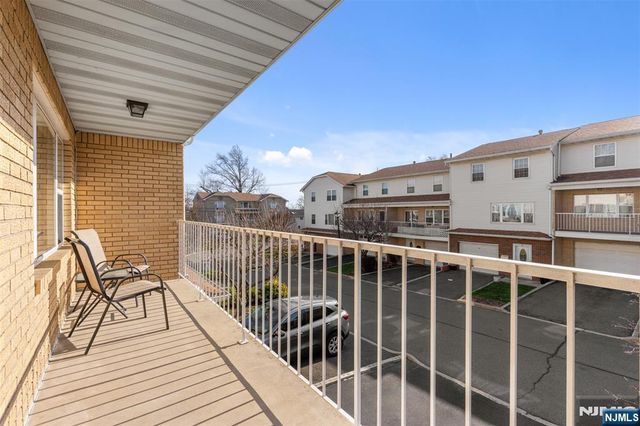 33 Ingraffia Drive, Elmwood Park, NJ 07407