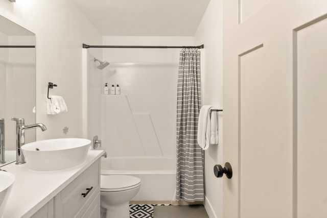 17376 Lively Lane, Bend, OR 97707