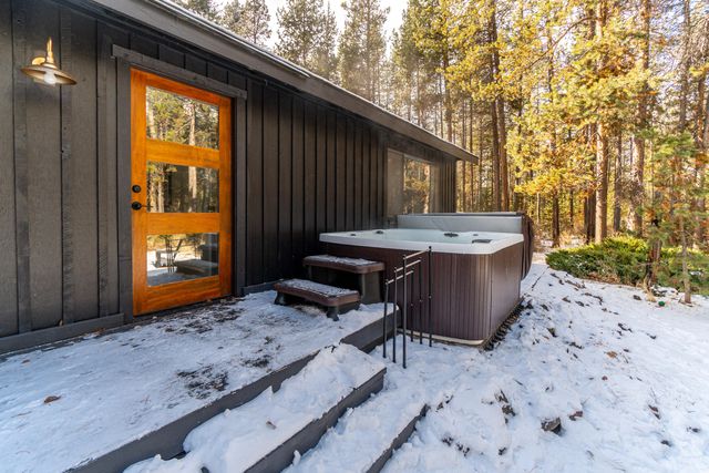 17376 Lively Lane, Bend, OR 97707