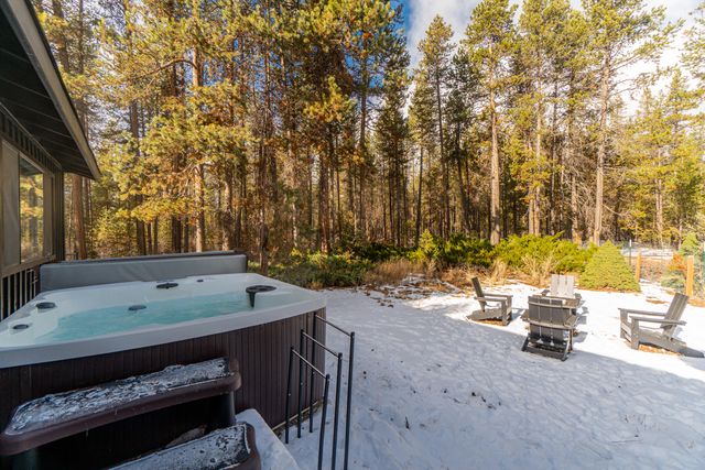 17376 Lively Lane, Bend, OR 97707