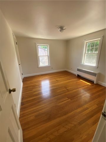 40 AMHERT Avenue, Pawtucket, RI 02860