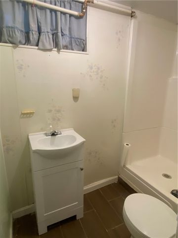 40 AMHERT Avenue, Pawtucket, RI 02860