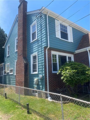 40 AMHERT Avenue, Pawtucket, RI 02860