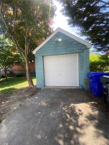 40 AMHERT Avenue, Pawtucket, RI 02860