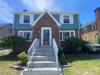 40 AMHERT Avenue, Pawtucket, RI 02860