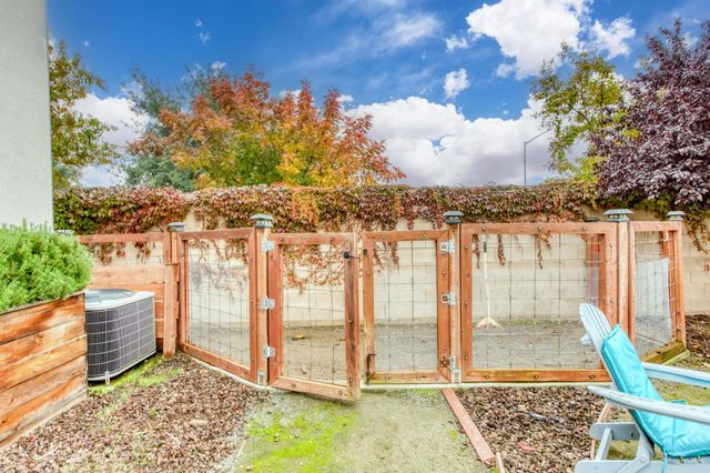 4407 N Casey Avenue, Fresno, CA 93723