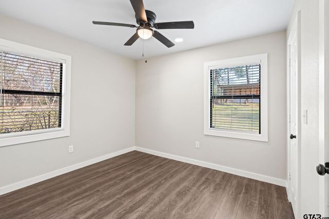 236 Alamo St, Lone Star, TX 75668